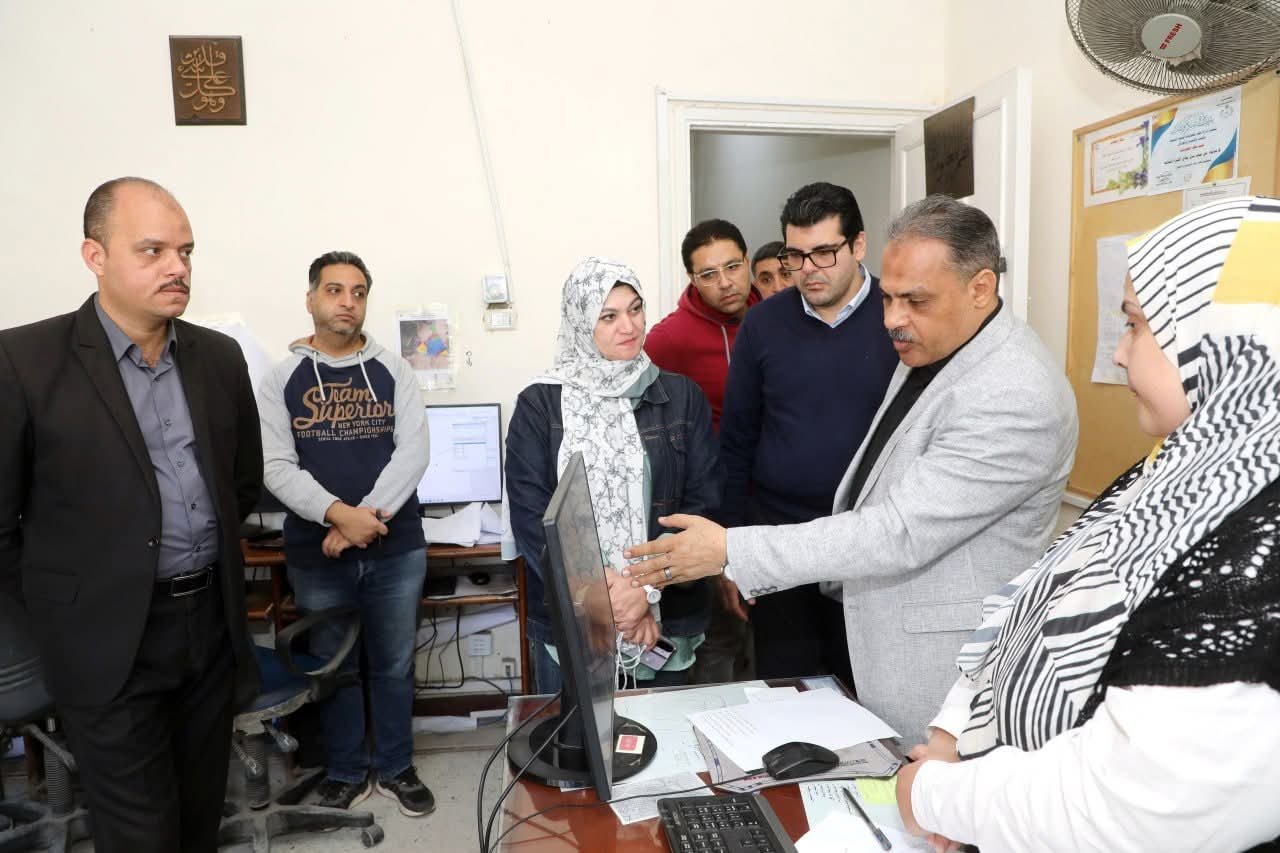 محافظ الشرقية يختتم جولته المفاجئة بمتابعة سير العمل بمركز معلومات الشبكات والمرافق والادارة الهندسية بالديوان العام 2 محافظ الشرقية يختتم جولته المفاجئة بمتابعة سير العمل بمركز معلومات الشبكات والمرافق والادارة الهندسية بالديوان العام