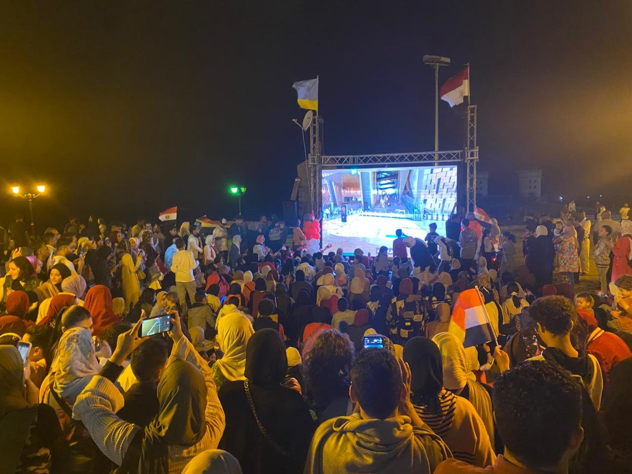 الإسكندرية تحتفل بالحضارة المصرية.. ٢٠٤ شاشة توحد المصريين في متابعة افتتاح المتحف الكبير