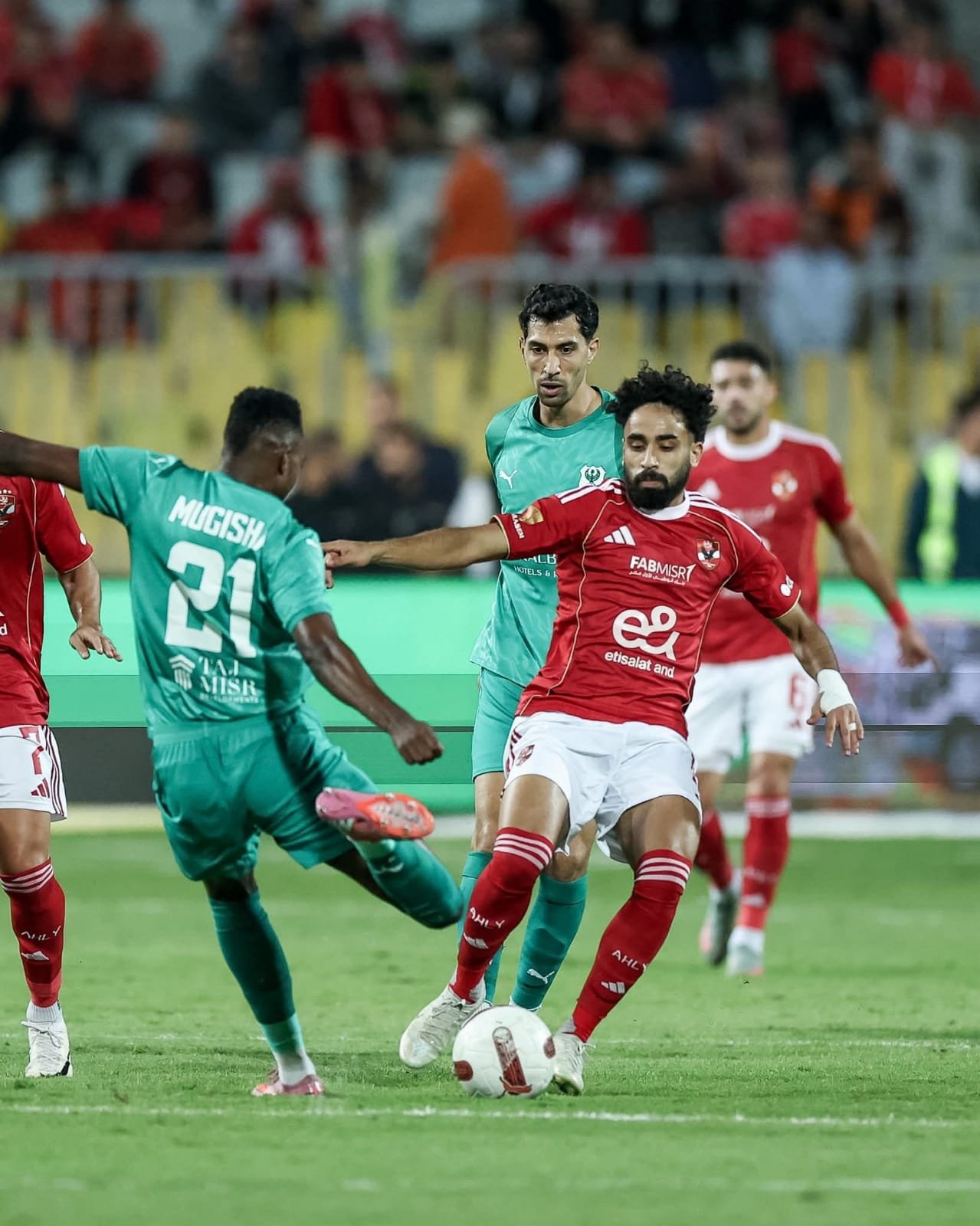 الأهلي يعانده التوفيق ويتعادل سلبيا مع المصري