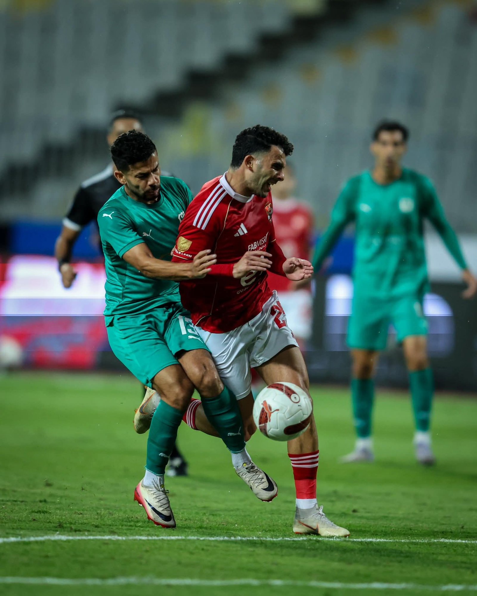 الأهلي يعانده التوفيق ويتعادل سلبيا مع المصري