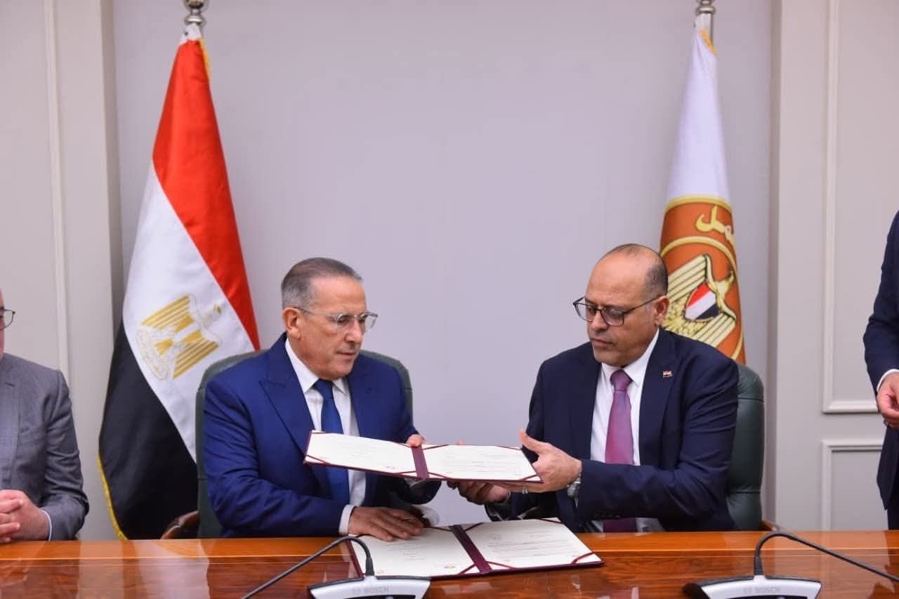 بروتوكول تعاون بين وزارة العمل وإتحاد غرفة السياحة المصرية 2 بروتوكول تعاون بين وزارة العمل وإتحاد غرفة السياحة المصرية