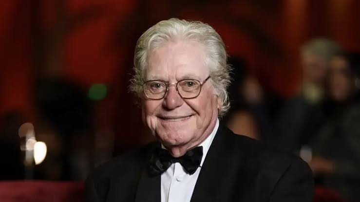 انطلاق فعاليات مهرجان القاهرة السينمائي الدولي برئاسة الفنان حسين فهمي 