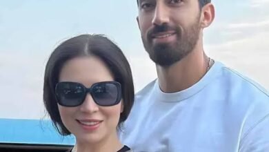 موجة زيجات تشعل الوسط الفني.. مي عز الدين وزوجها أحمد تيمور يخطفان الأنظار في أول ظهور رسمي