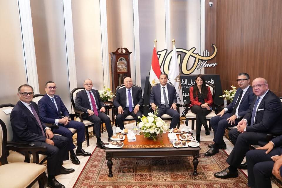 د.محمد فريد يلقي كلمة رئيسية خلال افتتاح جلسة تداول البورصة المصرية بمناسبة استحواذ شركة “إيجيترانس” على شركة “نوسكو” 2 د.محمد فريد يلقي كلمة رئيسية خلال افتتاح جلسة تداول البورصة المصرية بمناسبة استحواذ شركة “إيجيترانس” على شركة “نوسكو”