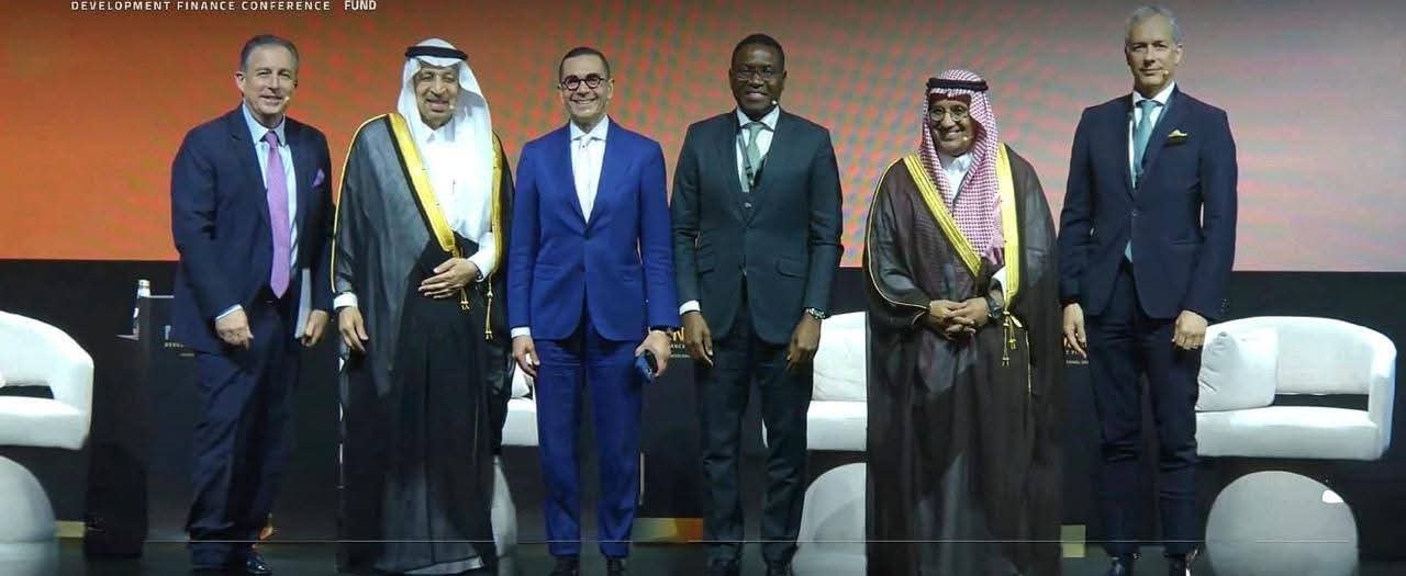 وزير الاستثمار يشارك في جلسة نقاشية حول تعزيز التعاون الاقتصادي والاستثمارات الإقليمية 2 وزير الاستثمار يشارك في جلسة نقاشية حول تعزيز التعاون الاقتصادي والاستثمارات الإقليمية