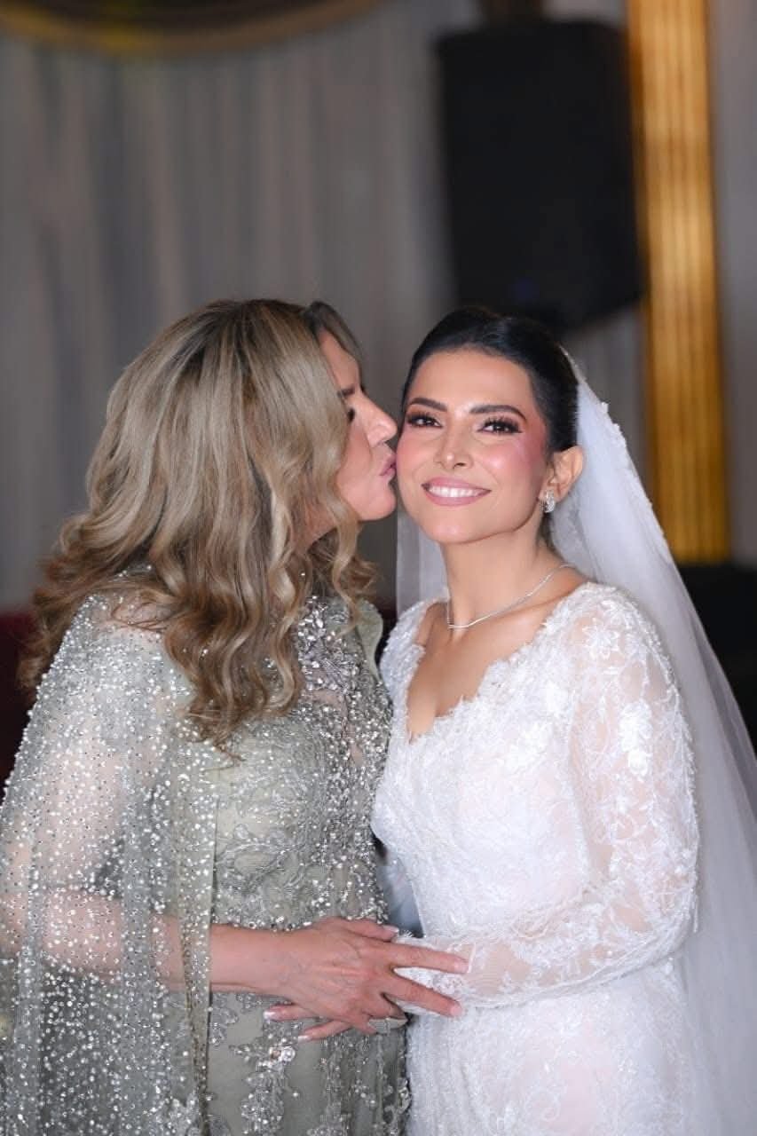 نادية مصطفى تحتفل بزفاف ابنتها همسة: ليلة فرح لا تُنسى ودعوات بالسعادة والاستقرار