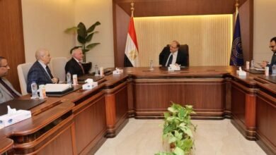 رئيس هيئة الدواء المصرية يبحث مع ممثلي شركة إنراد تعزيز التعاون في مجال التكنولوجيا الطبية