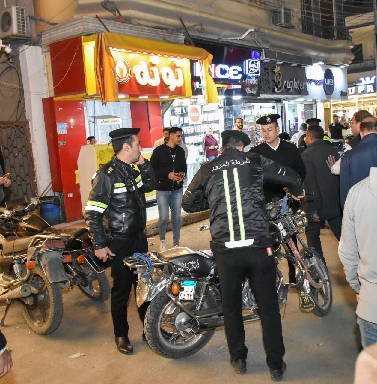ليلاً ... محافظ الشرقية يقود حملة مكبرة للنظافة ورفع كافة الإشغالات والتعديات بشارع طلبة عويضة بمدينة الزقازيق 3 ليلاً ... محافظ الشرقية يقود حملة مكبرة للنظافة ورفع كافة الإشغالات والتعديات بشارع طلبة عويضة بمدينة الزقازيق