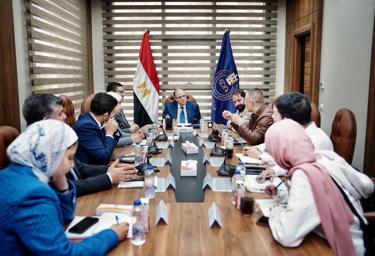هيئة الدواء المصرية تبحث مع شركة شينزن رويان الصينية سبل التعاون في مجالات التكنولوجيا الحيوية