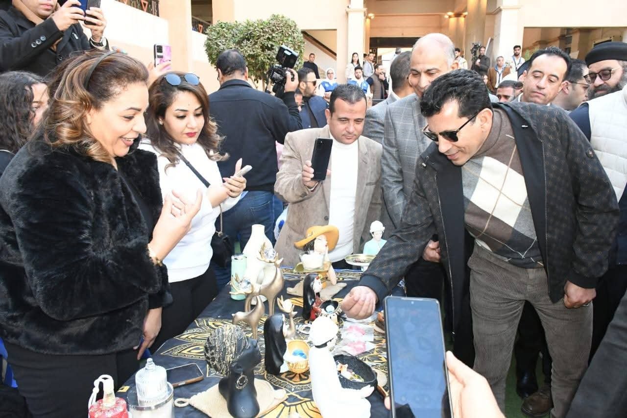 وزير الشباب والرياضة ومحافظ المنيا يفتتحان ملتقى التوظيف الخامس بنادي الواي بأبوقرقاص 