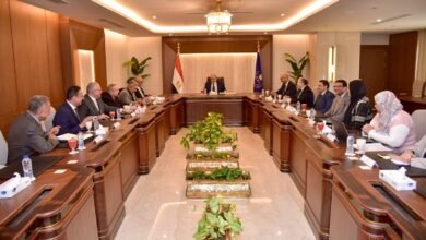 رئيس هيئة الدواء المصرية يعقد اجتماعاً مع ممثلي غرفة صناعة الدواء لبحث تعزيز الصناعات الدوائية 