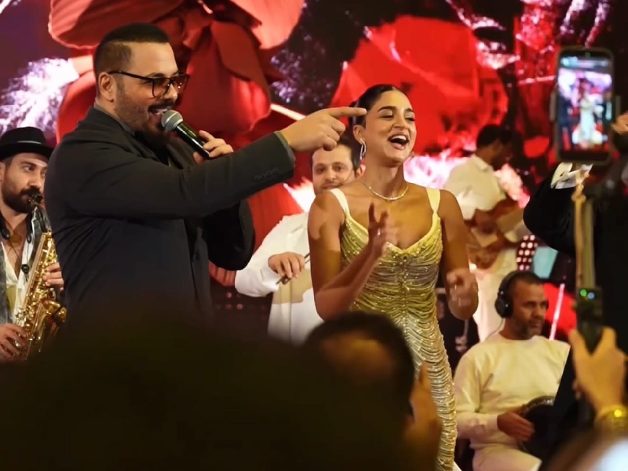 النجم اللبناني "رامي عياش" يحيي عرس فخم جمع نجوم الفن المصري 2 النجم اللبناني "رامي عياش" يحيي عرس فخم جمع نجوم الفن المصري