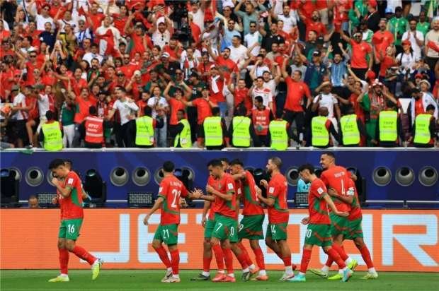 " أسود " المغرب تفترس " عيال " زايد بالثلاثة