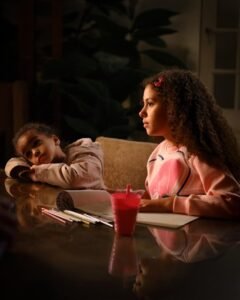 الطفلة خديجة أحمد تتألق في كواليس مسلسل "بيت بابا" 3 الطفلة خديجة أحمد تتألق في كواليس مسلسل "بيت بابا"