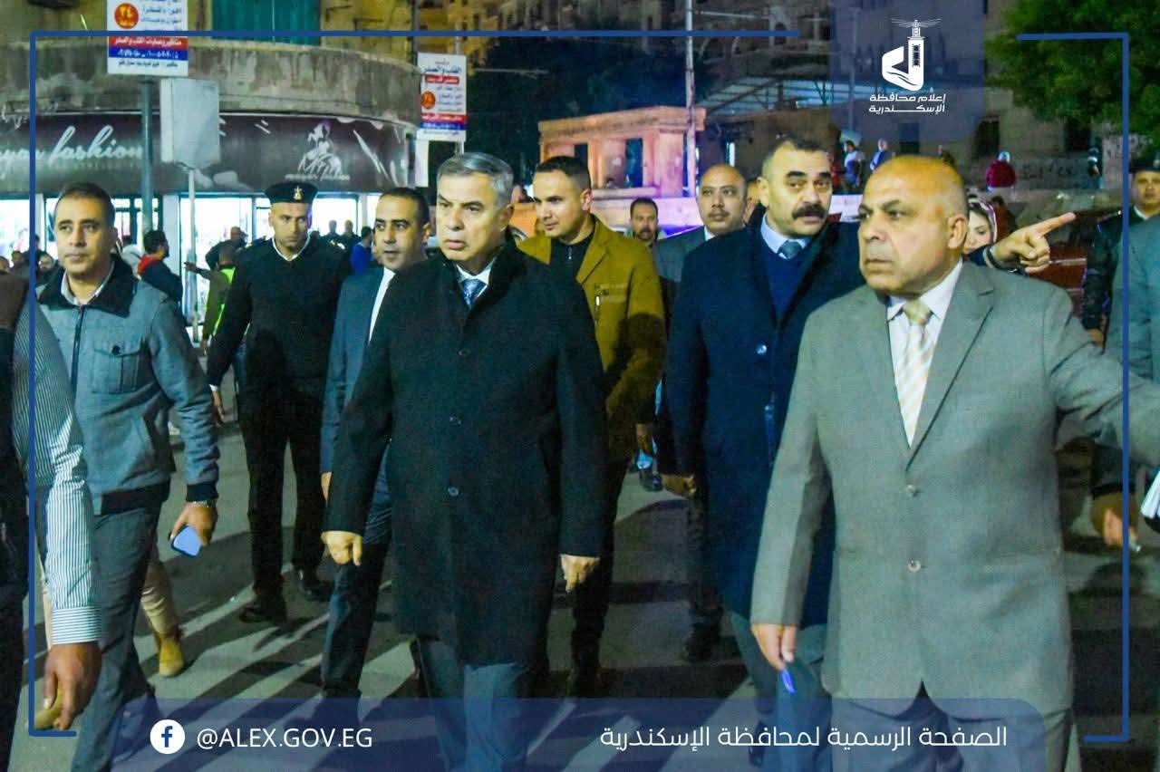 محافظ الإسكندرية يقوم بجولة ميدانية بشارع عبد السلام عارف وميدان الفسحة بمنطقة سيدي بشر
