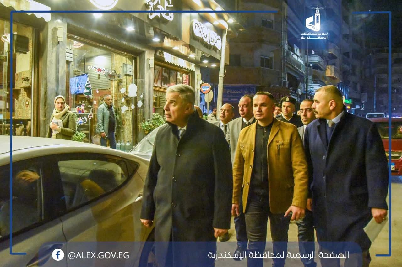 محافظ الإسكندرية يقوم بجولة ميدانية بشارع عبد السلام عارف وميدان الفسحة بمنطقة سيدي بشر