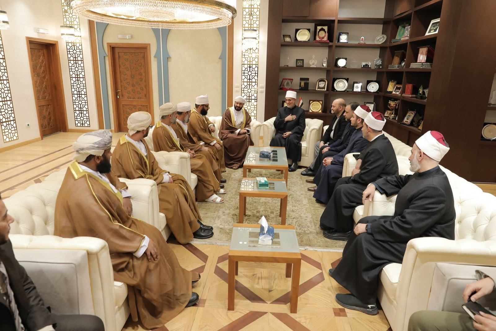 مفتي الجمهورية يستقبل وزير الأوقاف والشؤون الدينية بسلطنة عمان والوفد المرافق له بدار الإفتاء المصرية 1 مفتي الجمهورية يستقبل وزير الأوقاف والشؤون الدينية بسلطنة عمان والوفد المرافق له بدار الإفتاء المصرية