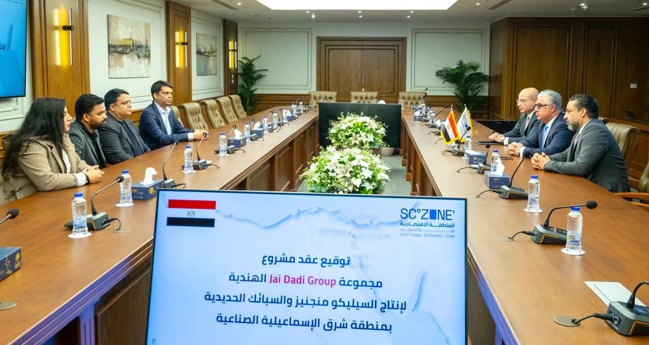 اقتصادية قناة السويس توقع عقد مشروع "Nile Ferro Alloys" الهندي للسبائك المعدنية في "وادي التكنولوجيا" بسيناء