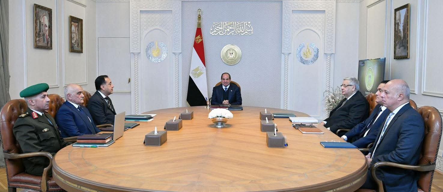 الرئيس السيسي يجتمع مع رئيس مجلس الوزراء والدكتور محمد عوض تاج الدين مستشار رئيس الجمهورية لشئون الصحة والوقاية