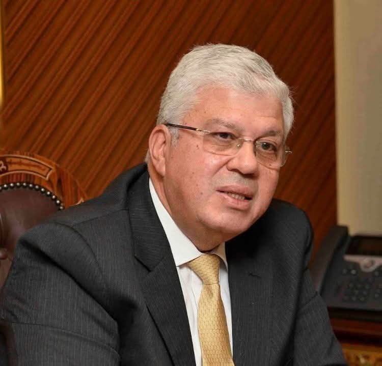 وزير التعليم العالي يهنئ كليات الجامعات الحكومية الفائزة بجائزة مصر للتميز الحكومي
