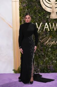 "درة" تخطف الأضواء بإطلالة سوداء فاخرة في حفل Joy Awards 2026"