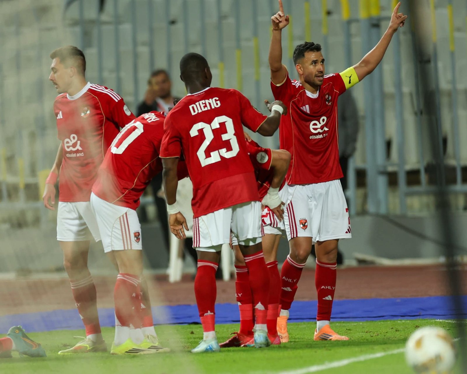 الأهلي نجح في المهمة وتربع على القمة