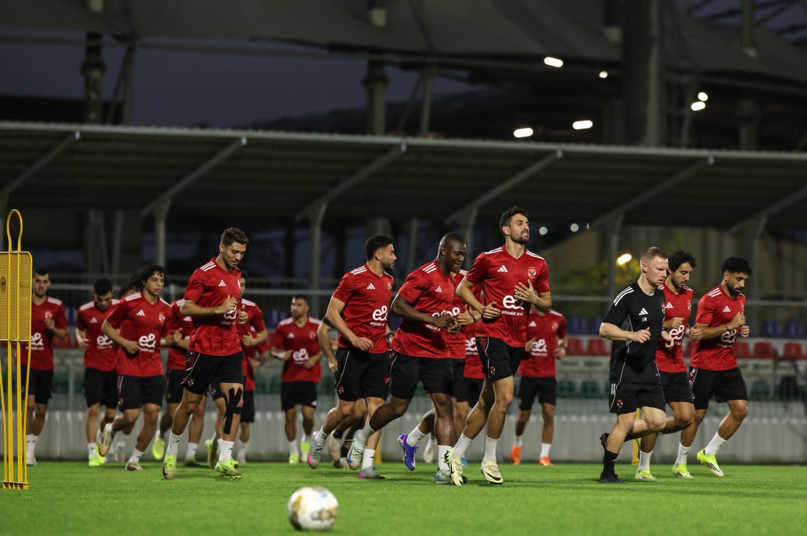 الأهلي يخصص مرانًا صباحيًا للمستبعدين على ملعب التتش استعدادًا للمرحلة المقبلة 5 الأهلي يخصص مرانًا صباحيًا للمستبعدين على ملعب التتش استعدادًا للمرحلة المقبلة