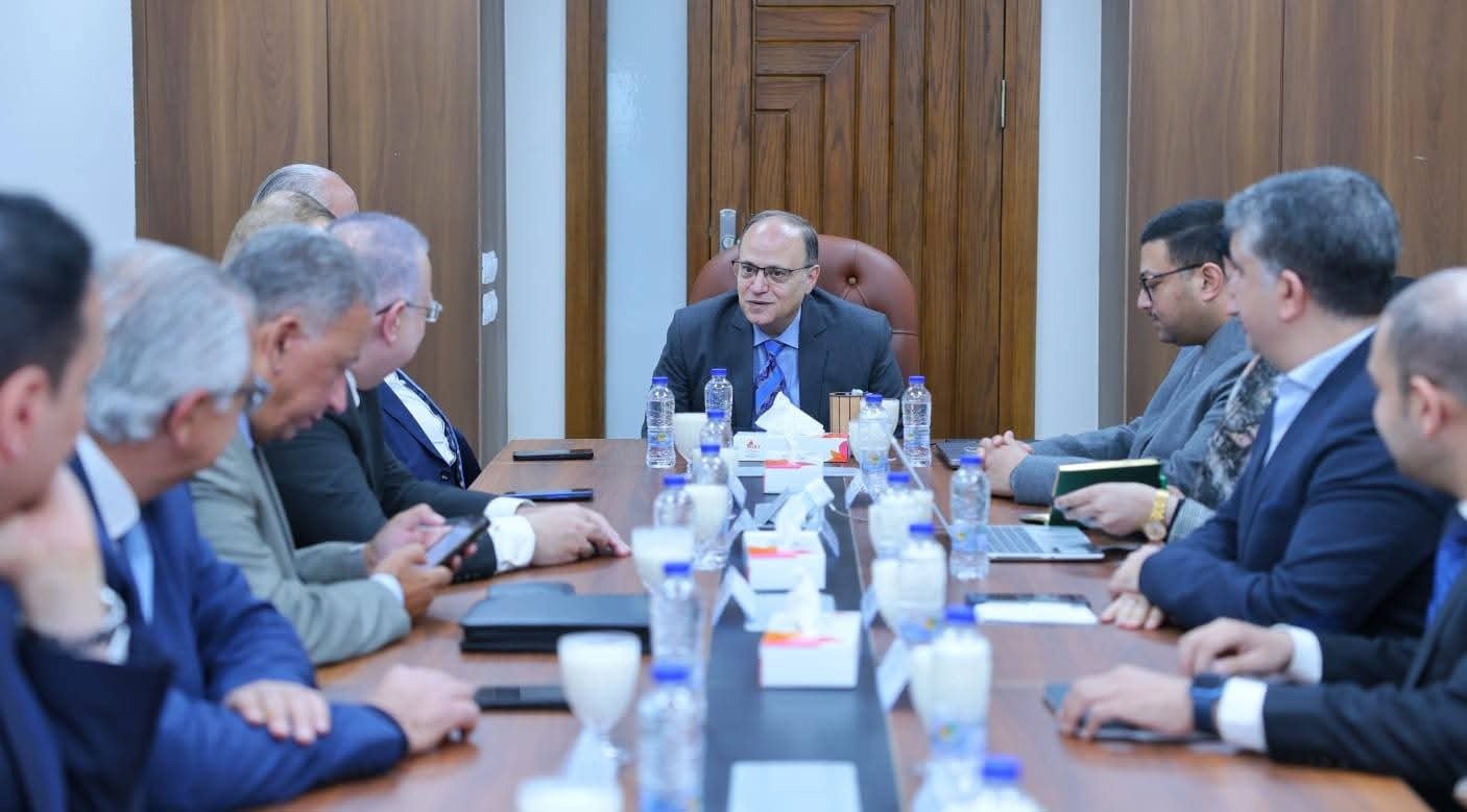 رئيس هيئة الدواء المصرية في اجتماع مع غرفة صناعة الدواء 