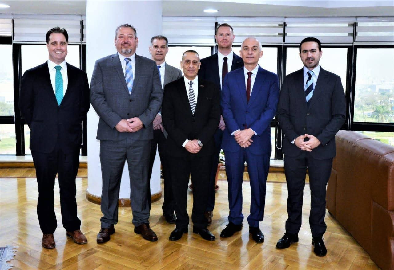 وزير الطيران المدني يلتقي وفد إدارة الطيران الفيدرالي الأمريكية (FAA) 