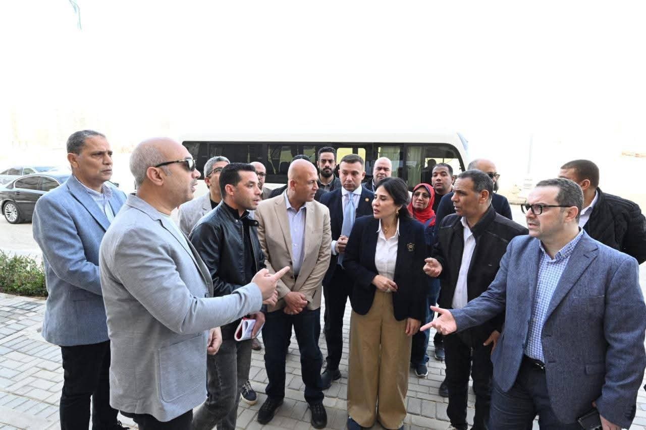 وزيرة الإسكان تتفقد وحدات المبادرة الرئاسية "سكن لكل المصريين" وتتابع أعمال المرافق بمدينة حدائق العاصمة