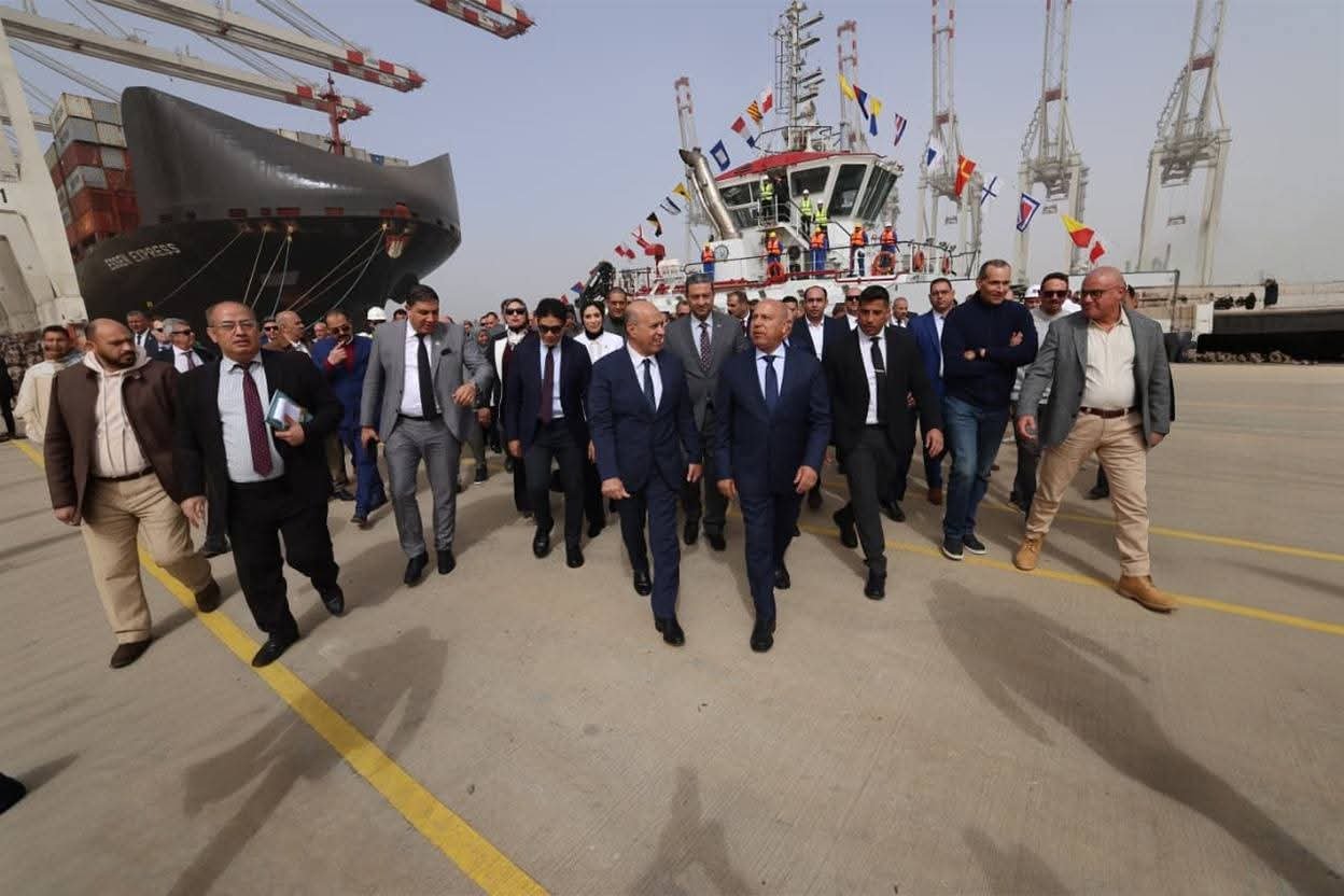 وزير النقل يشهد انطلاق التشغيل التجريبي التجاري لمحطة الحاويات "تحيا مصر" بميناء دمياط