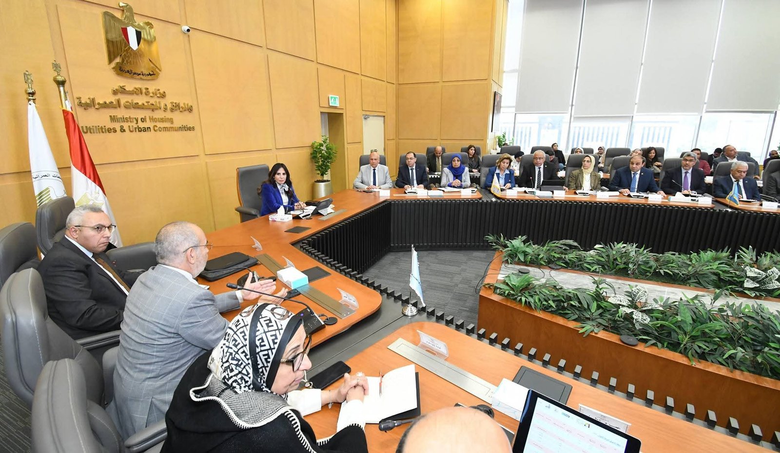وزيرة الإسكان تعقد اجتماعاً لمتابعة الموقف التنفيذي لمشروع "حدائق تلال الفسطاط"