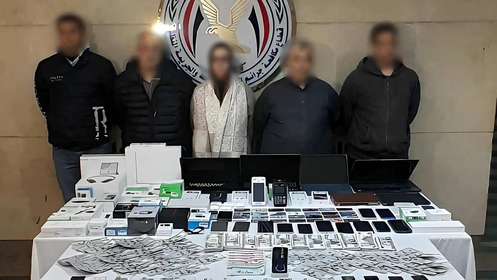 ضبط تشكيل عصابي احتال على شركة اتصالات بـ600 عملية شراء بالتقسيط دون سداد مقدمات