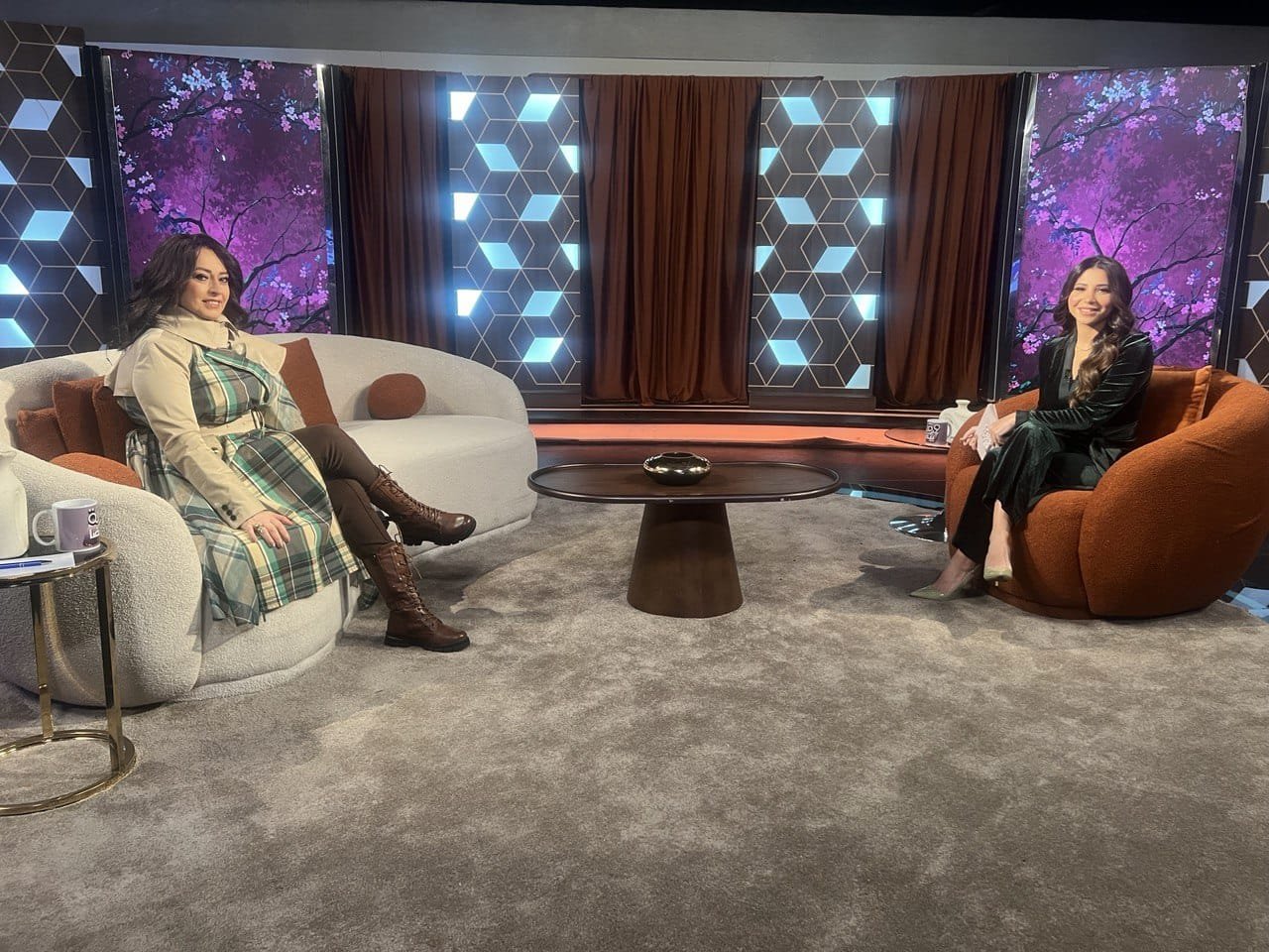 هند عاكف : فيفي عبده لم تتجاهلني وكان سوء فهم 