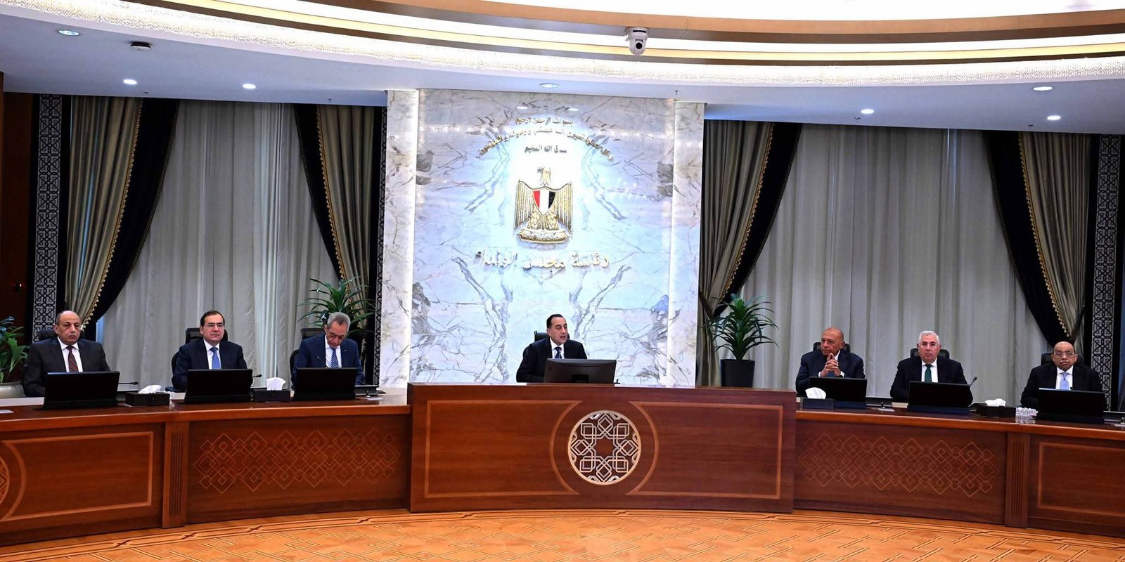 رئيس الوزراء يلتقي رؤساء اللجان النوعية بمجلس النواب