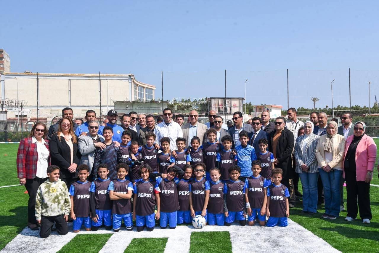 وزير الشباب والرياضة ومحافظ الإسكندرية يفتتحان ملعب مشروع بيبسي ستارز بالمدينة الشبابية بأبو قير 
