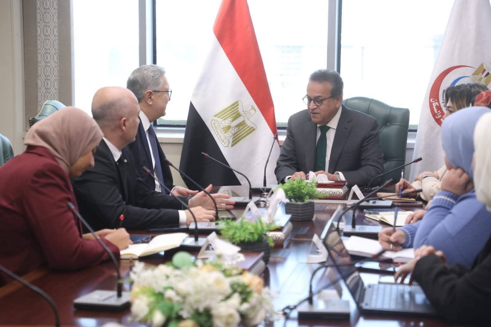 عبدالغفار يبحث مع وفد شركة عبدي إبراهيم التركية تعزيز التعاون وفرص الاستثمار في صناعة الدواء المصرية