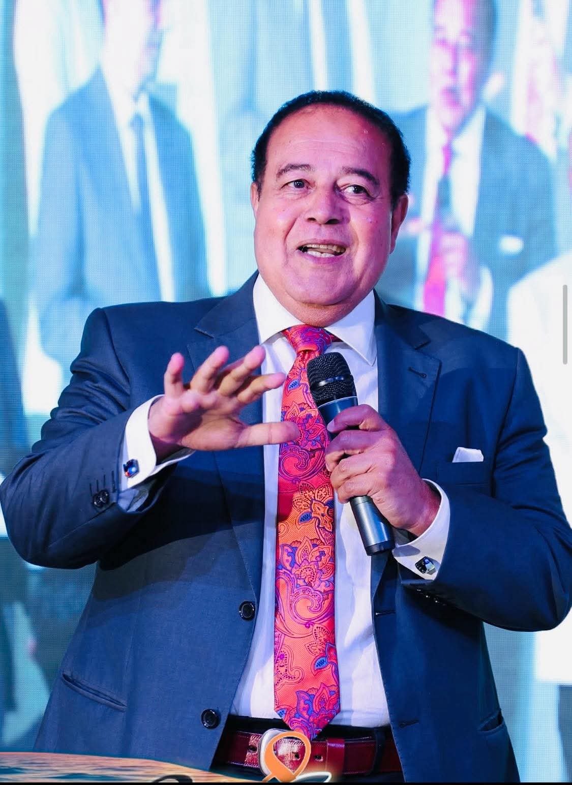 جمال الشاعر يحصد جائزة عبد القادر حاتم للإعلام العربي في دورتها الأولى