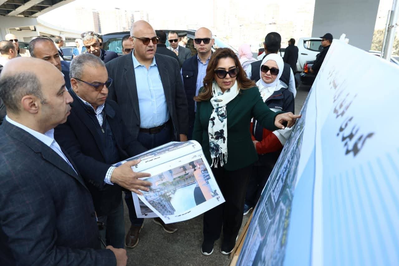 وزيرة التنمية المحلية والبيئة ومحافظ الإسكندرية يتفقدان كوبري الفريق أول سليمان عزت ومحاور مرورية حيوية بالمحافظة