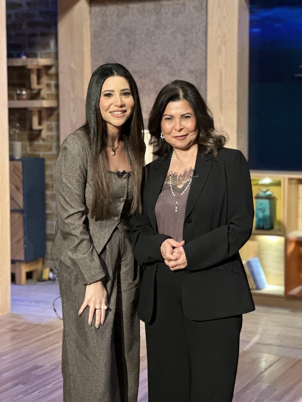 سلوي محمد علي تكشف أسرار حياتها الشخصية والمهنية في برنامج "بين السطور" 5 سلوي محمد علي تكشف أسرار حياتها الشخصية والمهنية في برنامج "بين السطور"