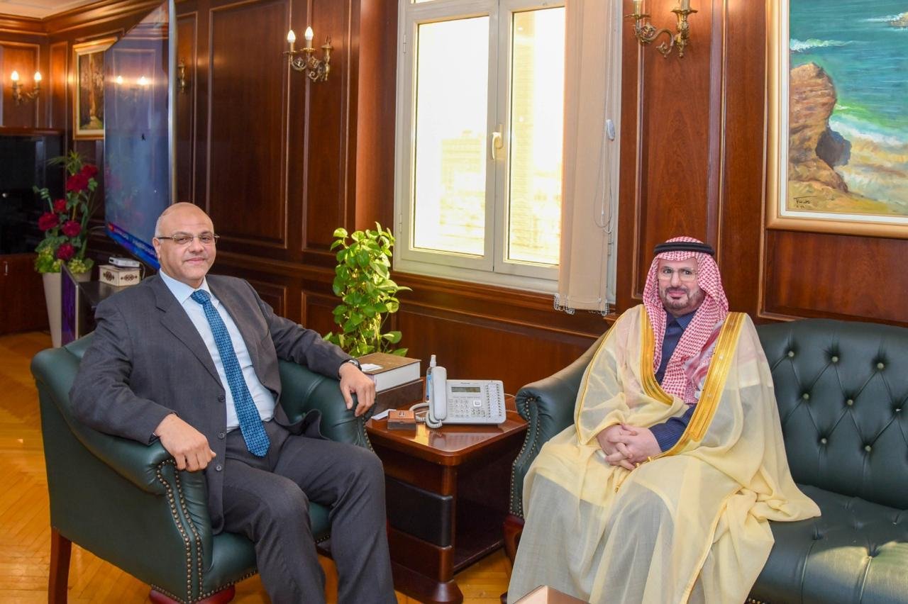 محافظ الإسكندرية يلتقي القنصل العام للمملكة العربية السعودية بالإسكندرية لتعزيز سبل التعاون المشترك