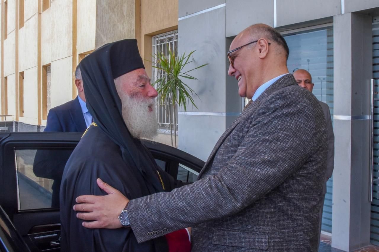 محافظ الإسكندرية يلتقي بطريرك الروم الأرثوذكس لبحث دعم التعايش وتعزيز التعاون المجتمعي