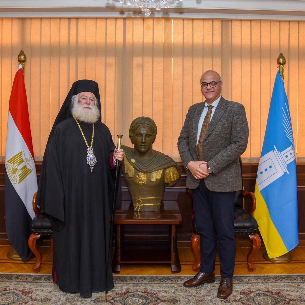 محافظ الإسكندرية يلتقي بطريرك الروم الأرثوذكس لبحث دعم التعايش وتعزيز التعاون المجتمعي