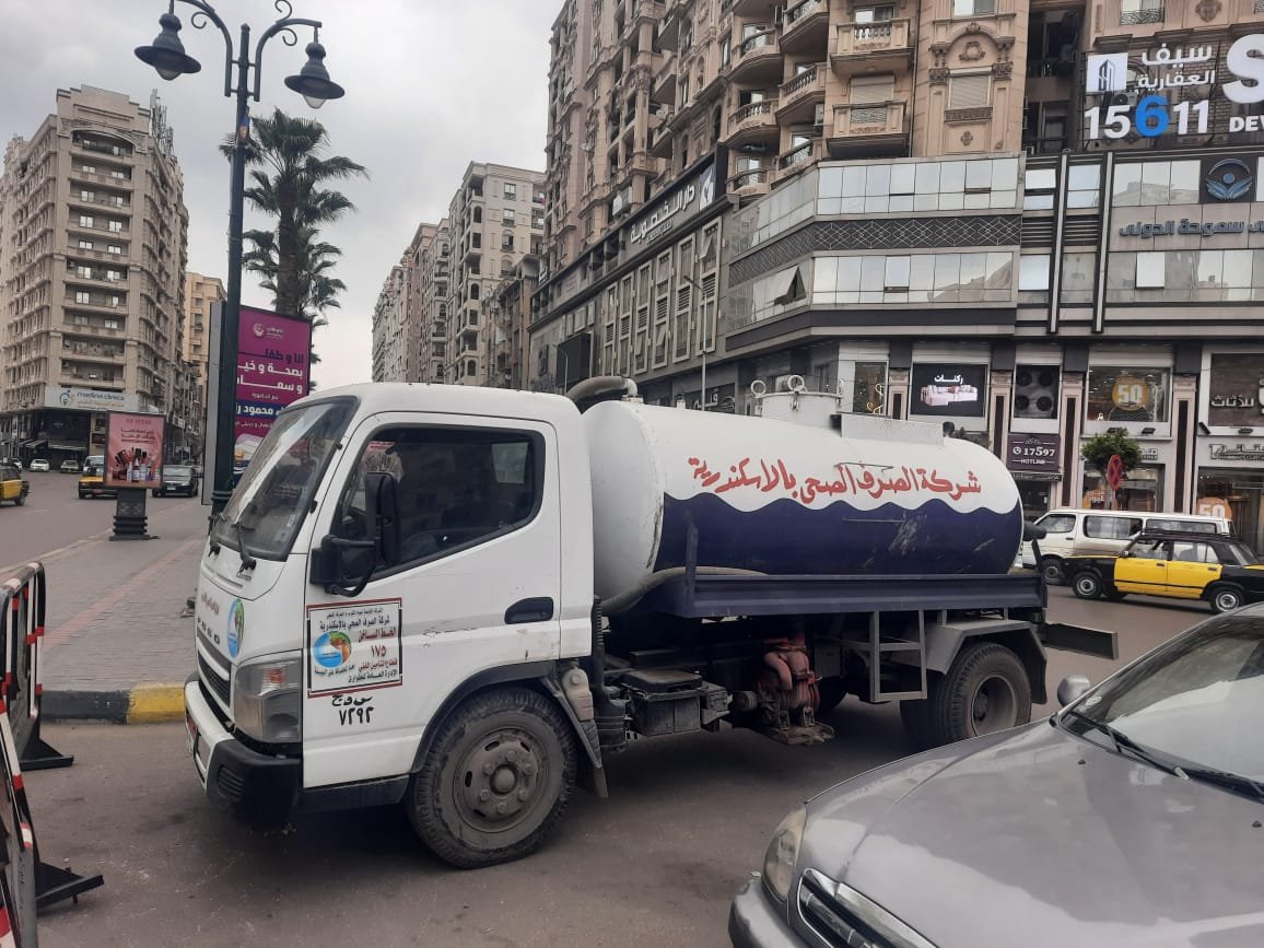 محافظ الإسكندرية يؤكد على رفع درجة الاستعداد لمواجهة تقلبات الطقس واضطراب الملاحة البحرية