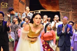 «ابن الأصول» على مسرح ميامي.. مراد منير يطرح سؤال القيم في عرض غنائي استعراضي