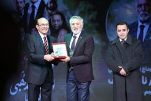 محمد صبحي يكرم نجوم الزمن الجميل: “أنتم ضمير الفن الحقيقي" ويعلق هناك غائبون وهناك مغيبون