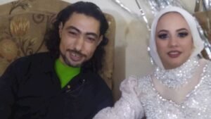 ظهور مفاجئ لمتهمة “فتاة بورسعيد” داخل المحكمة وتأجيل الجلسة وسط جدل