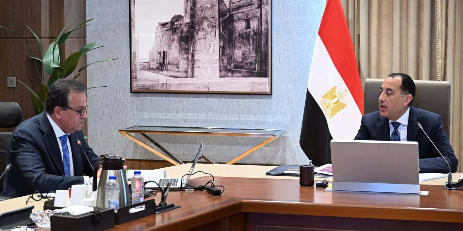 رئيس الوزراء يتابع مع وزير الصحة والسكان عددا من ملفات عمل الوزارة