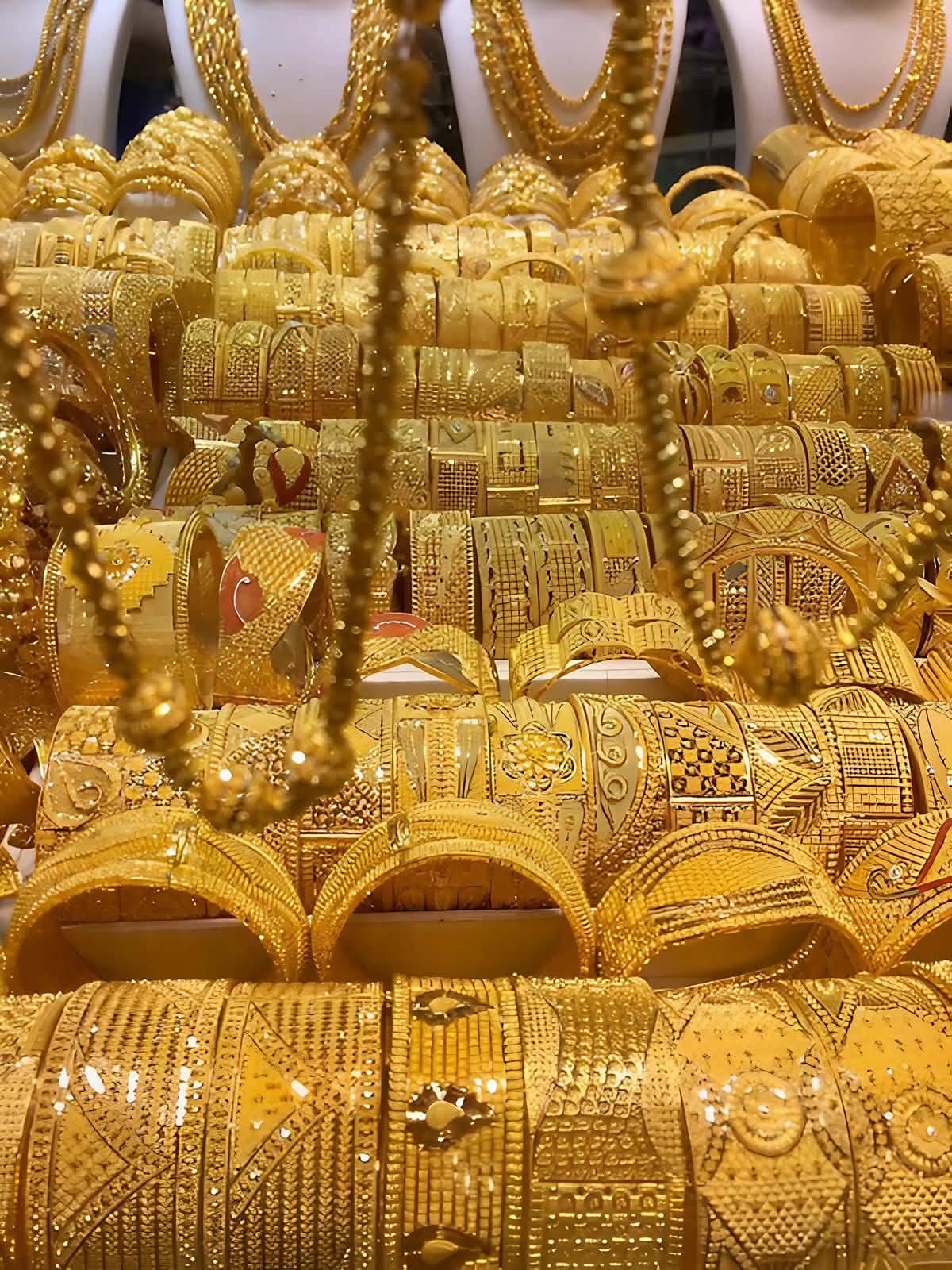 تقلبات سوق الذهب في مصر.. عيار 18 يسجل 5956 جنيهًا مع حالة ترقب بين المتعاملين