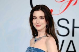 آن هاثاواي تتصدر التريند بسبب "إن شاء الله"